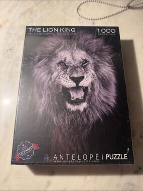 Antelope Black & Gray Lion Photography 1000-Piece Puzzle